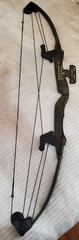Vintage Bear Whitetail Hunter Green Camo Compound Bow 65# 30″ Draw Right Handed