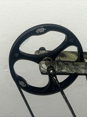PSE Stinger NI Compound Bow 25-30″ DRAW 70# RIGHT HANDED