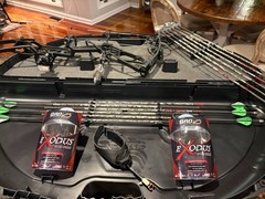 Elite Option 7 Complete Package RH 60lb w/ 12 arrows and 9 Exodus 100gr BH tips