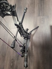 Mathews Lift X LH Grey Aluminum Compound Bow Right Hand 70 lb 31in