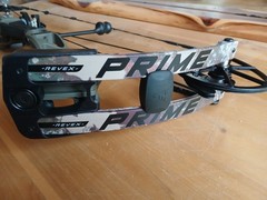 Prime Revex 2 camo limbs green riser, In excellent condition. Setup complete.