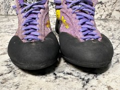 LA SPORTIVA Mythos Purple Rock Climbing Shoes Women’s Size 39 / US 8.5 Italy GUC