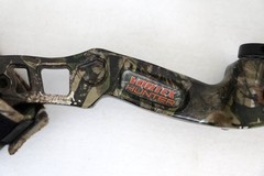 Barnett Vortex Hunter Beginner Compound Bow – Camo / Red – RH (28″ Ax-Ax) 2011