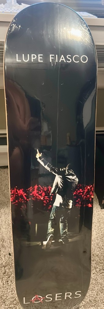 RARE 2011 Lupe Fiasco «Lasers» Album Release Commemorative Skate Deck – NOS