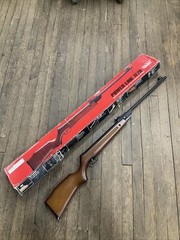 Daisy rare Model 1170 break barrel rifle .177 calibre. Made in Spain. With Box