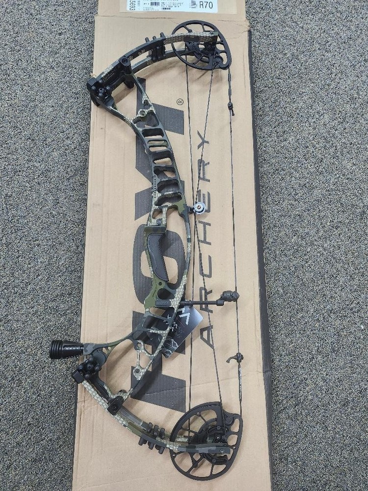 Hoyt VTM 34 HBX Pro Right Hand Kui Verde 70 lbs 29 Inch draw New in the box !!!!
