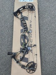 Hoyt VTM 34 HBX Pro Right Hand Kui Verde 70 lbs 29 Inch draw New in the box !!!!