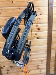 Mathews V3 31 RH Ambush Green Bow 50-60lbs 28.5 Complete Hunting Package