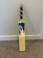 Rare! Few hundred left Nike Drive English Willow Cricket Bat -Size 6-Some Damage