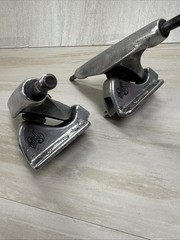 Set Gullwing Charger 50° Neil Carver 9″ Skateboard Trucks