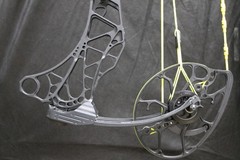 Mathews Lift 29.5 – Black – 55# – 25″ – Flo Yellow Strings – 3/16″ Total Peep
