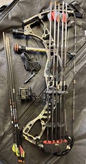 Used Custom, Loaded Hoyt VTM 31 Bow Package- 60/70 lb – Real tree camo