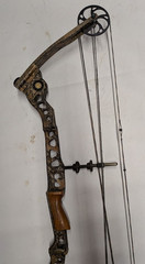 Mathews SoloCam Archery Q2XL Realtree Camo Compound Bow! RH 28.5″ 60-70lb.