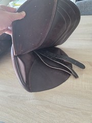 Premium 16.5” Leather Jump Saddle – FF M – Dover Hardware + Rack