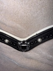 Dressage “V” GEL 18” Browband Black And White Pearls With Shields
