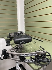 BRAND NEW, Bear Alaskan Pro Stone RTH, RH, 26.5-30.5”, 55-70#.
