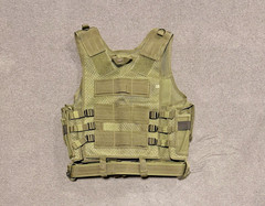UNBRANDED Military Tactical Vest With Gun Holster Green ADJUSTABLE( NEW NO TAGS)