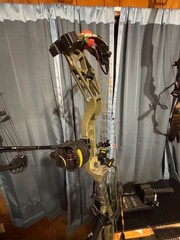 Bear Alaskan XT + RTH 70 RH ONE OF A KIND- OLIVE RISER AND Bottomlands LIMBS!