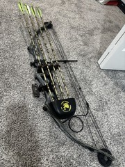 Hoyt FastFlite Super Slam RH Compound Bow 45-60lb 31in DL 58in Alum