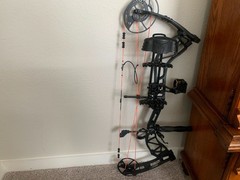 Bear Resurgance compound bow right hand 70# Seller Pays shipping