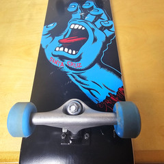 Santa Cruz Skateboard «Screaming Hand»