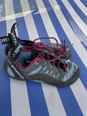 La Sportiva Tarantulace, Size 38.5/6.5+ , Topaz/Red rum