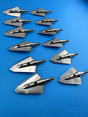 12 qty 200 grain solid Fixed Single Bevel Traditional Hunting SHARP Broadheads
