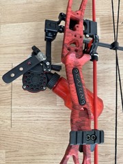 Cajun Sucker Punch Pro Bowfishing Bow RH 20-50lb 31in Red/Black Aluminum