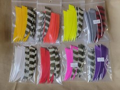 Trueflight 4″ Shield Cut Combo Pack LW or RW Feathers – 12 Solid/ 6 Barred