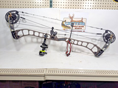 PRIME Black 9 Draw Length 27.5-33″ 60-70 lbs Compound Bow Package! Right Hand!