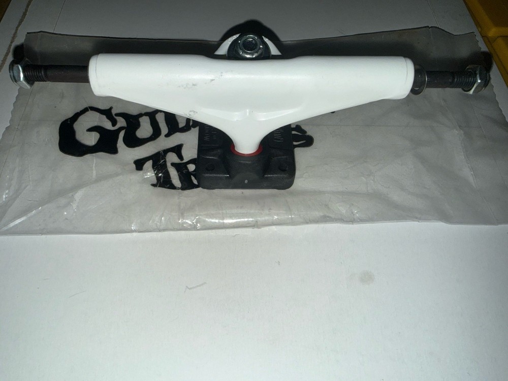 Gullwing Street Shadow Vintage NOS Skateboard Truck White 8.5” RARE Powell Alva