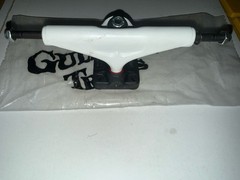 Gullwing Street Shadow Vintage NOS Skateboard Truck White 8.5” RARE Powell Alva