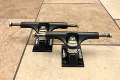 Thunder 147 Hi Hollow Lights 24K Sonora Skateboarding Trucks Black/Gold