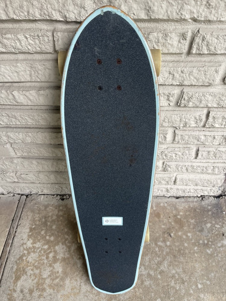 GLOBE BIG BLAZER SKATEBOARD . 5 X 10 X 32