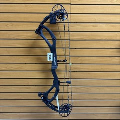 Item 3848 – PSE Archery Compound Bow – Sicario – RH – Black – #70 – 24.5”-30” DL
