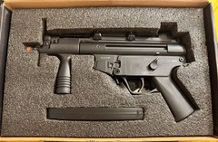 Elite Force H&K MP5K AEG Airsoft Replica w/ 6 MP5 Magazines, Box & Manual