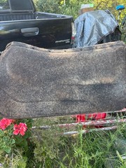 wade saddle pad , 32x34x1 1/4 super nice pad lightly used Felt with foam core