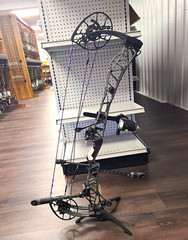 Mathews Lift X LH Grey Aluminum Compound Bow Right Hand 70 lb 31in