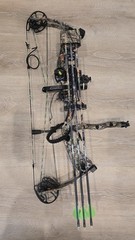 Martin Archery 2013 Alien Compound Bow Package QAD HHA Case Arrows Release