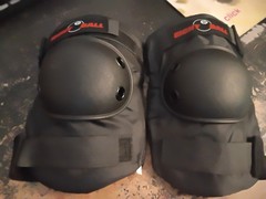Eight Ball Skateboarding Protective Gear Set Black Knee Pads & Wrist Guards