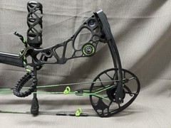 Mathews Halon 32 RH 70lb Compound Bow – (USED)