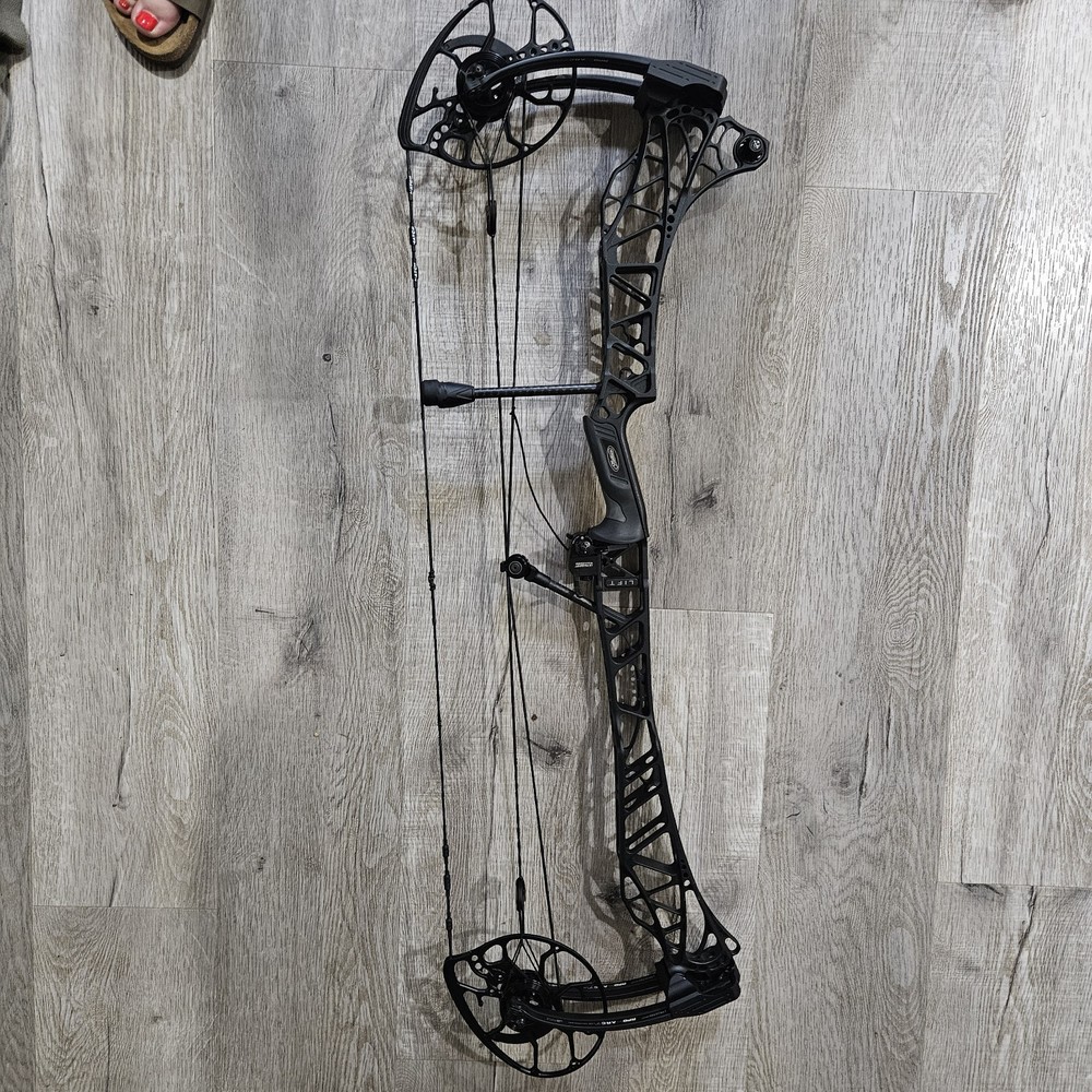 Mathews Lift x 33 Right-Hand
