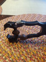 Black Gold Pure 75 Custom adjustable 3 pin sight