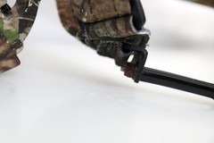 Barnett Vortex Hunter Beginner Compound Bow – Camo / Red – RH (28″ Ax-Ax) 2011
