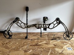 Bear Specialist Compound Bow, B Stinger stabilizer & Trophy R sight (DL 29) RH