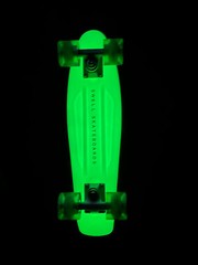 SWELL 22″ SKATEBOARD COMPLETE WHITE WASH GLOW In The Dark Light Up Wheels Video