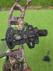 Elite Energy 32 Camo Right Hand Compound Bow 70# Draw Weight & Accessories