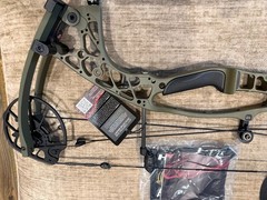 Hoyt AX-2 29 60 – 70lbs/25″ – 30″/Wilderness