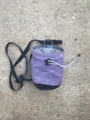 Arc’teryx Lightweight Chalk Bag Lavender