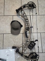 *FREE SHIPPING* Hoyt VTM Thirty One Compound Bow right hand *FREE SHIPPING*